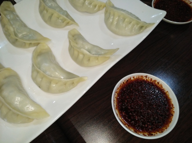 steamed-dimsum-with-chili-sauce